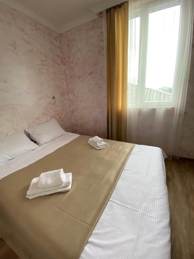فندق Holiday House Chkonia باتومي المظهر الخارجي الصورة