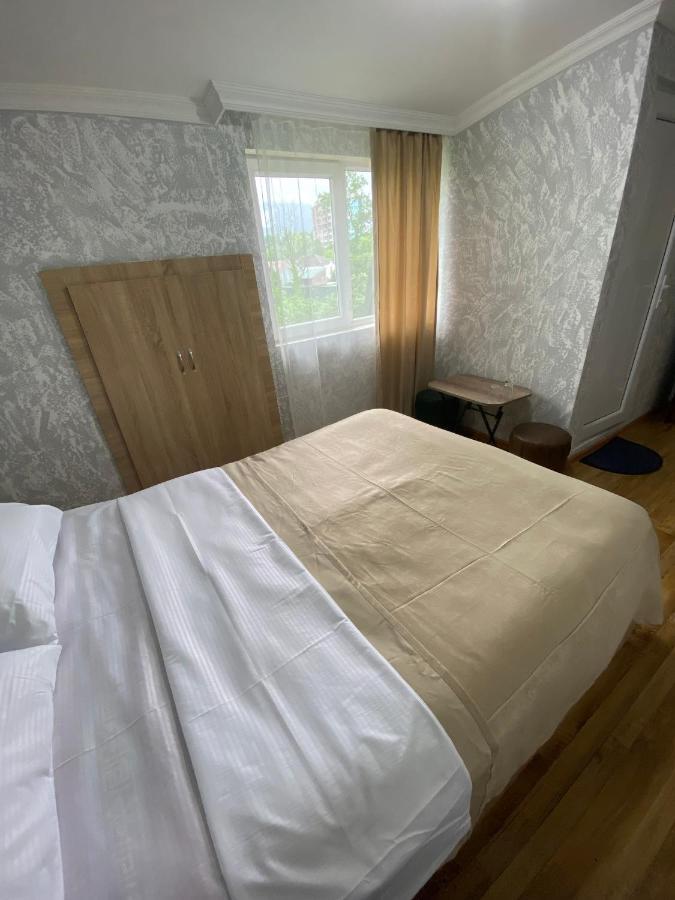 فندق Holiday House Chkonia باتومي المظهر الخارجي الصورة