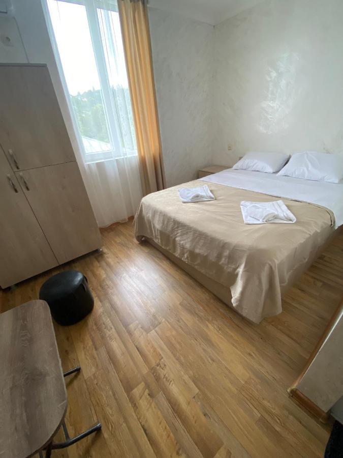 فندق Holiday House Chkonia باتومي المظهر الخارجي الصورة