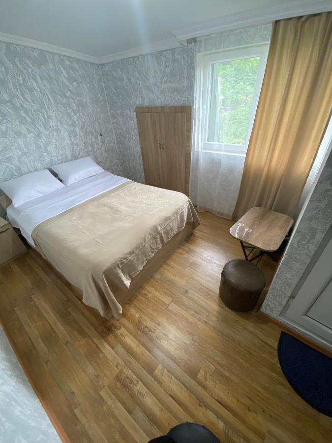 فندق Holiday House Chkonia باتومي المظهر الخارجي الصورة