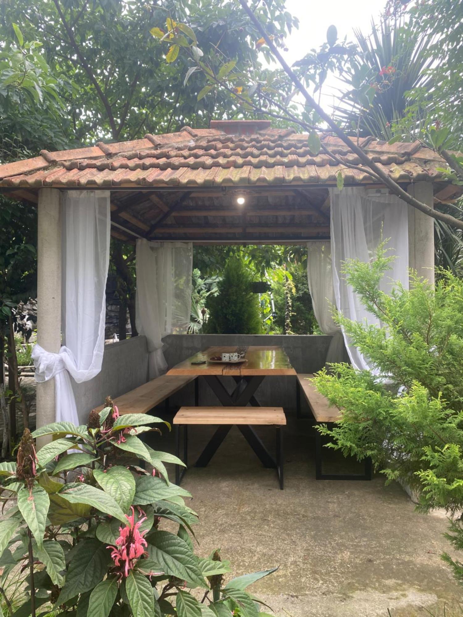 فندق Holiday House Chkonia باتومي المظهر الخارجي الصورة